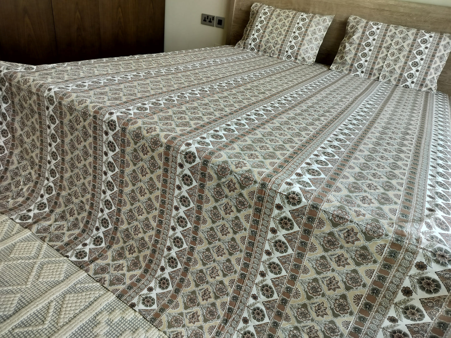 Handcrafted Pure cotton Bedsheet