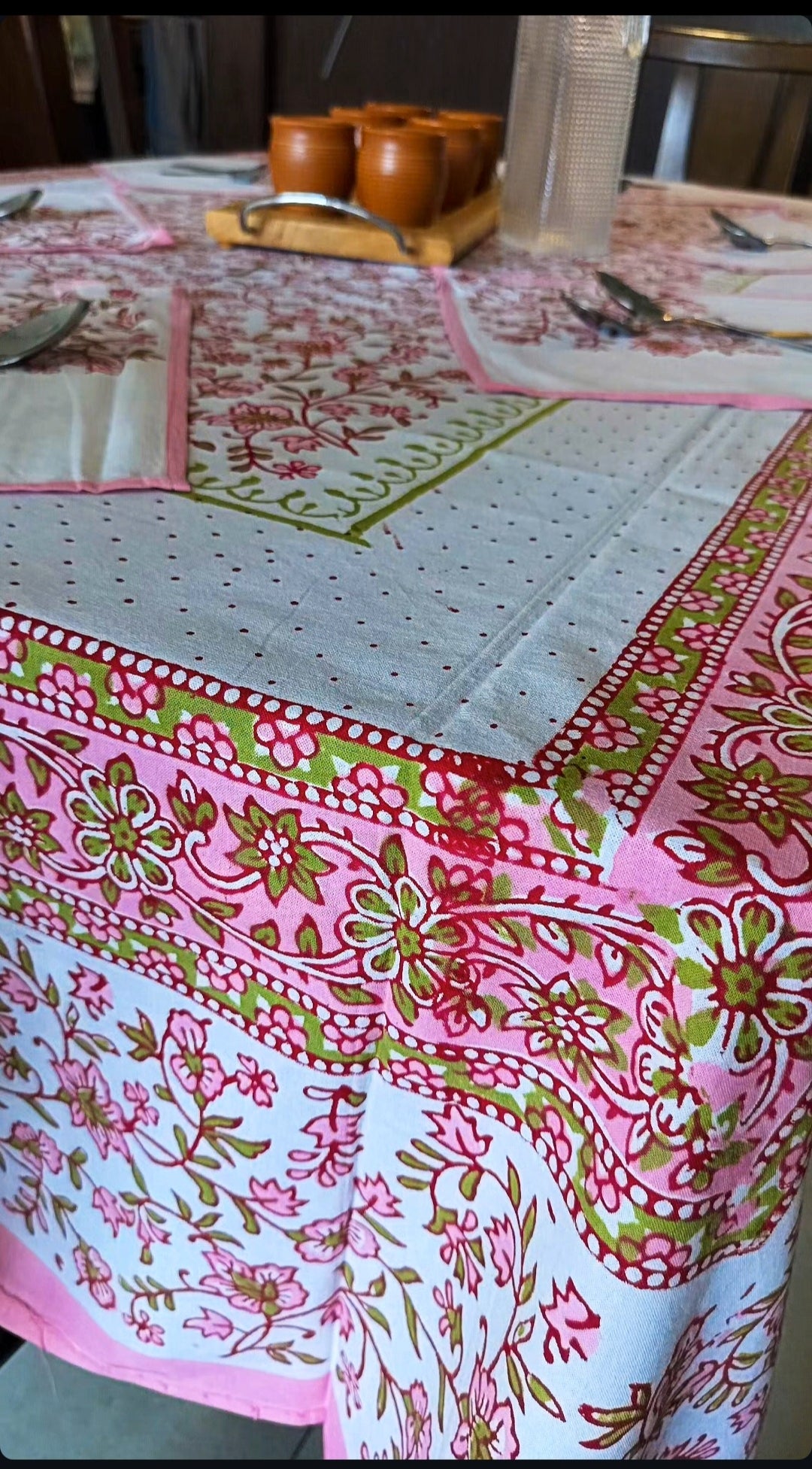 Table cloth