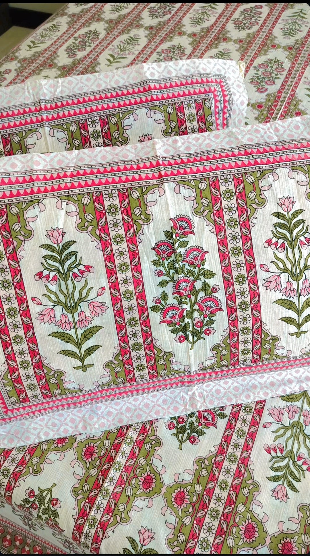 Floral Pink💕 Bedsheet