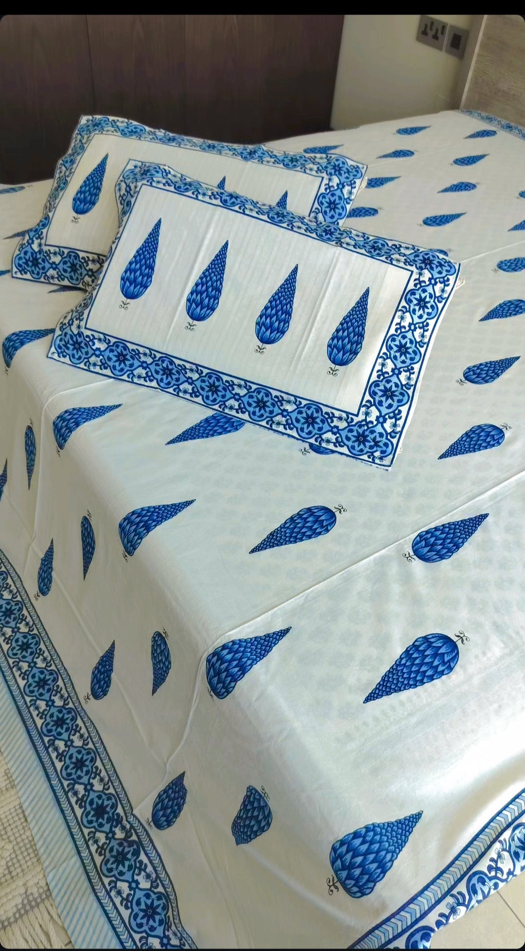 Elegant Blue King Size Bedsheet