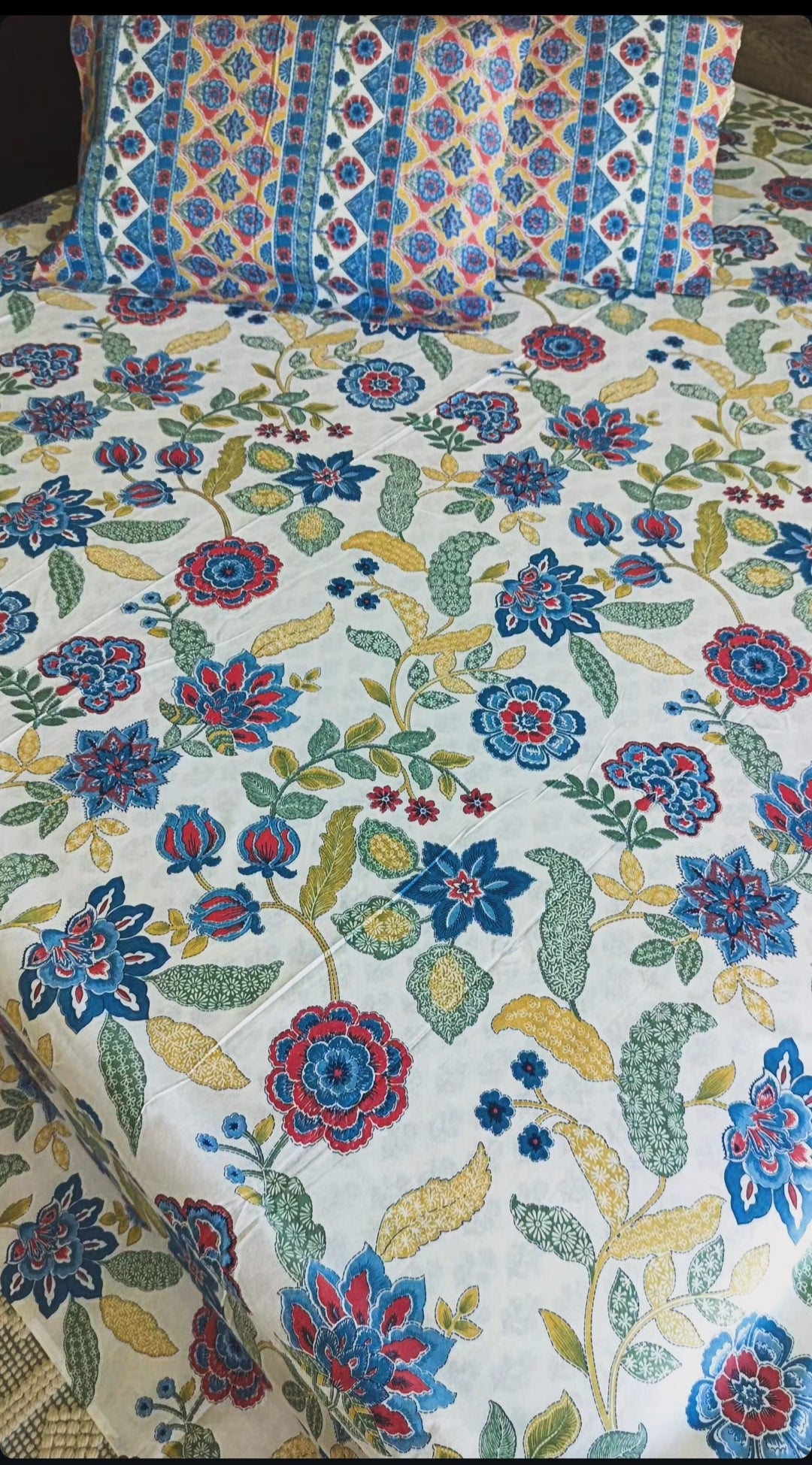 Blooming Blossoms Bedsheet