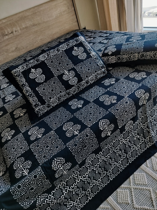 Super king Bedsheet in Black and White