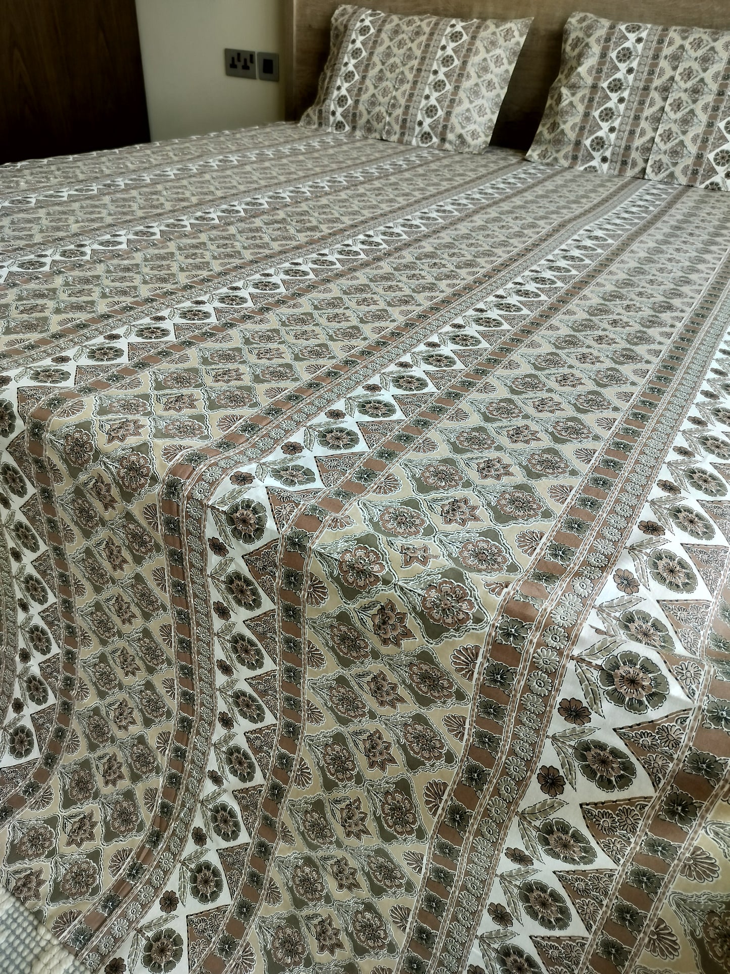 Handcrafted Pure cotton Bedsheet