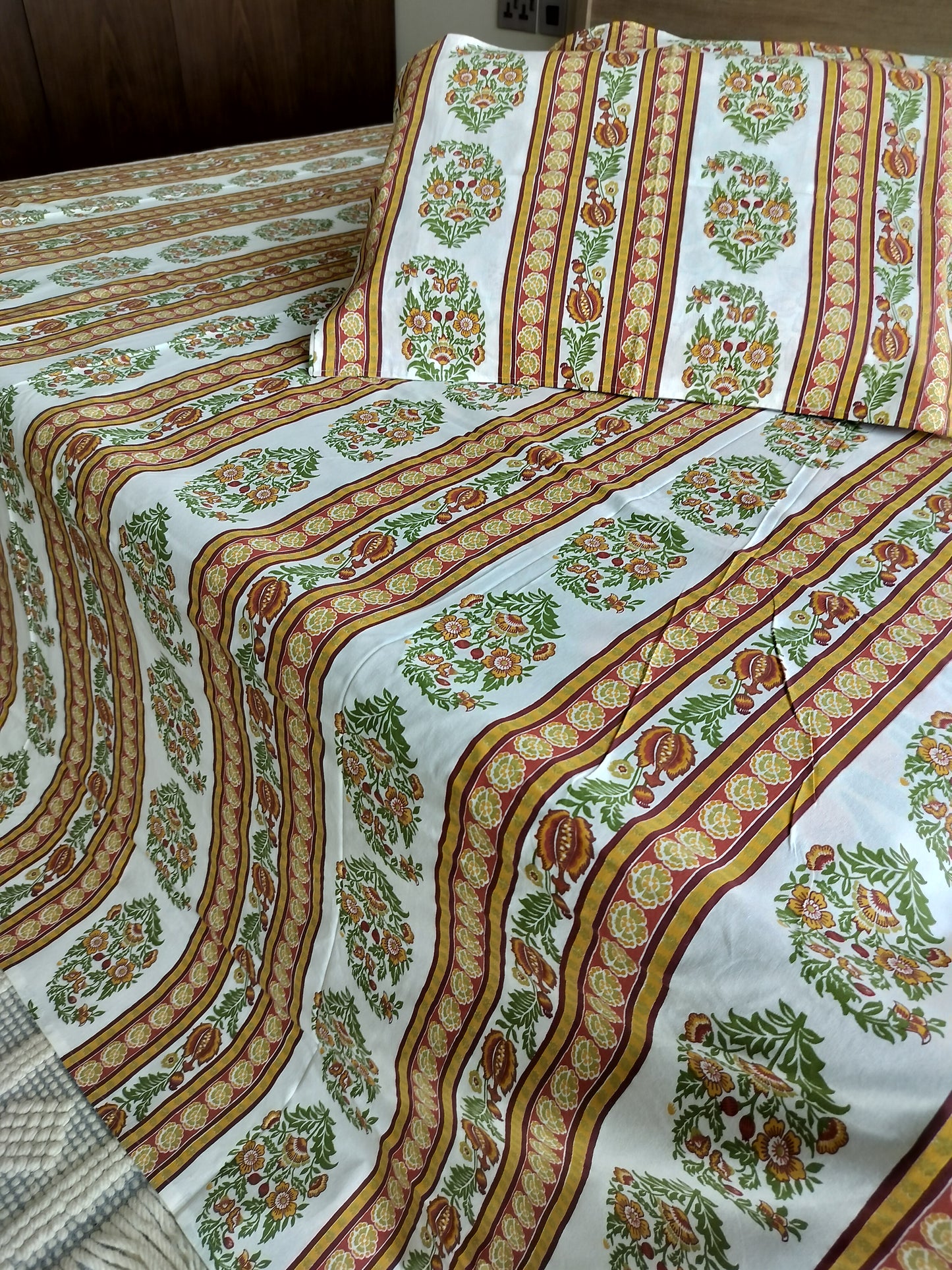 Sunlit Mustard Elegance