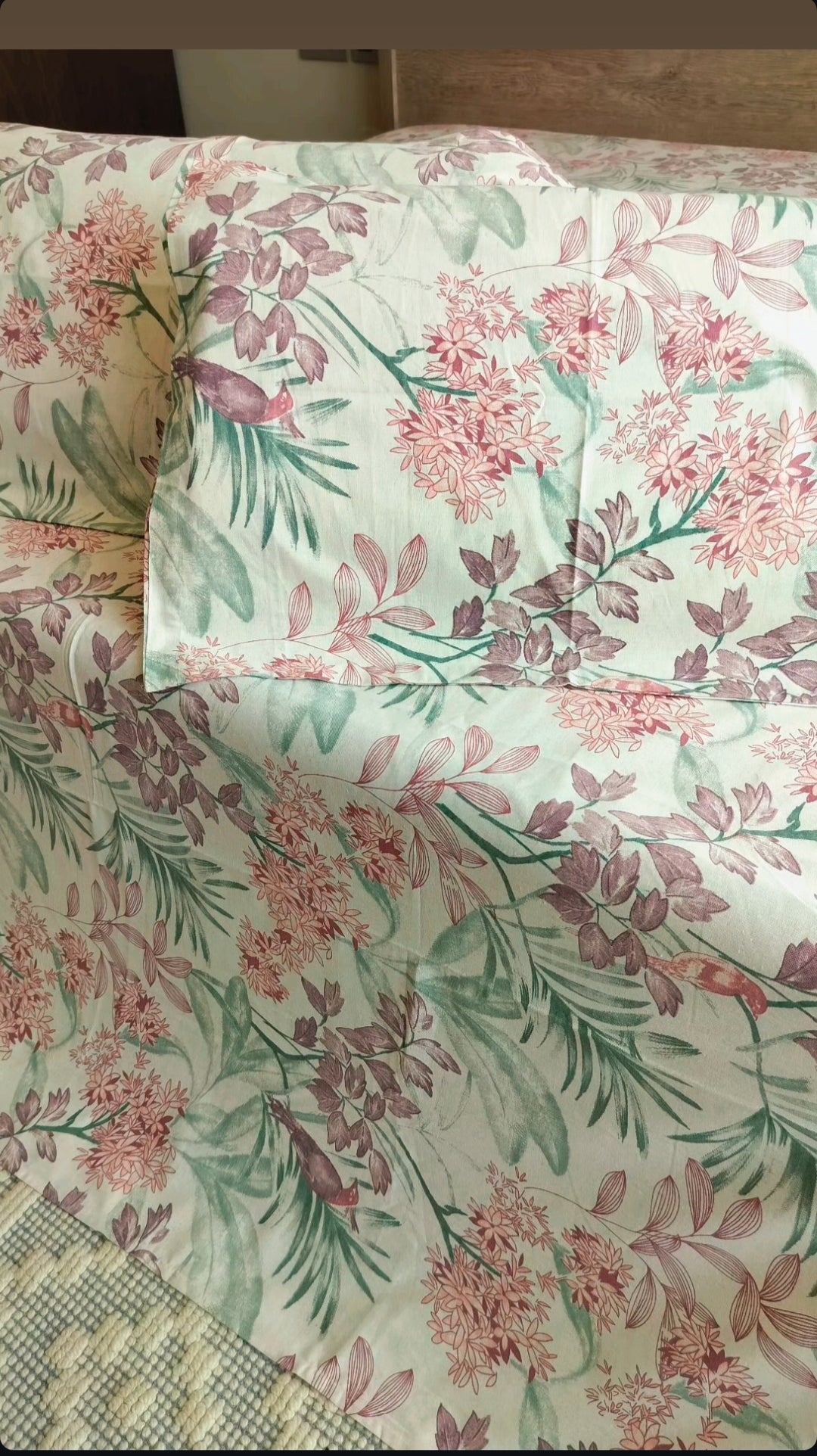 Floral pastel shade Bedsheet