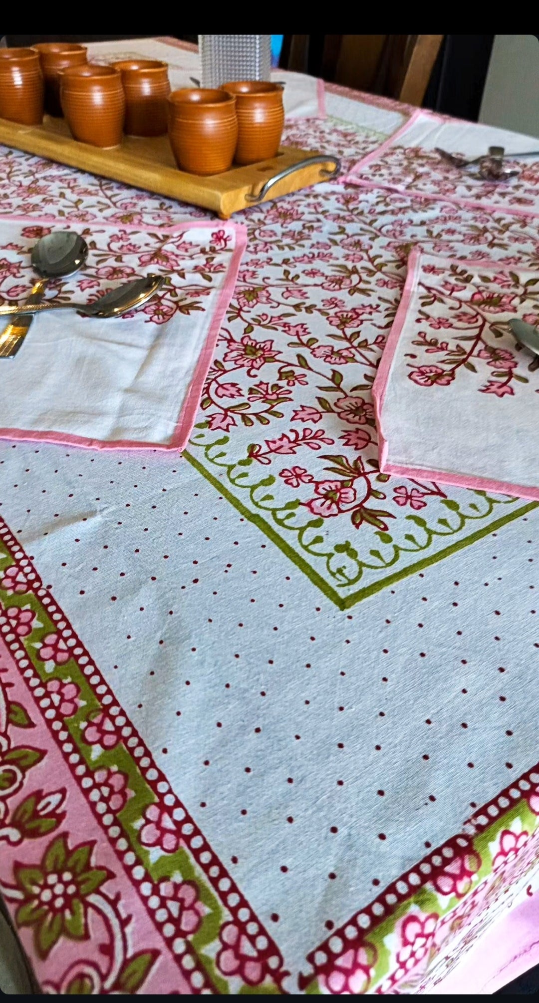 Table cloth