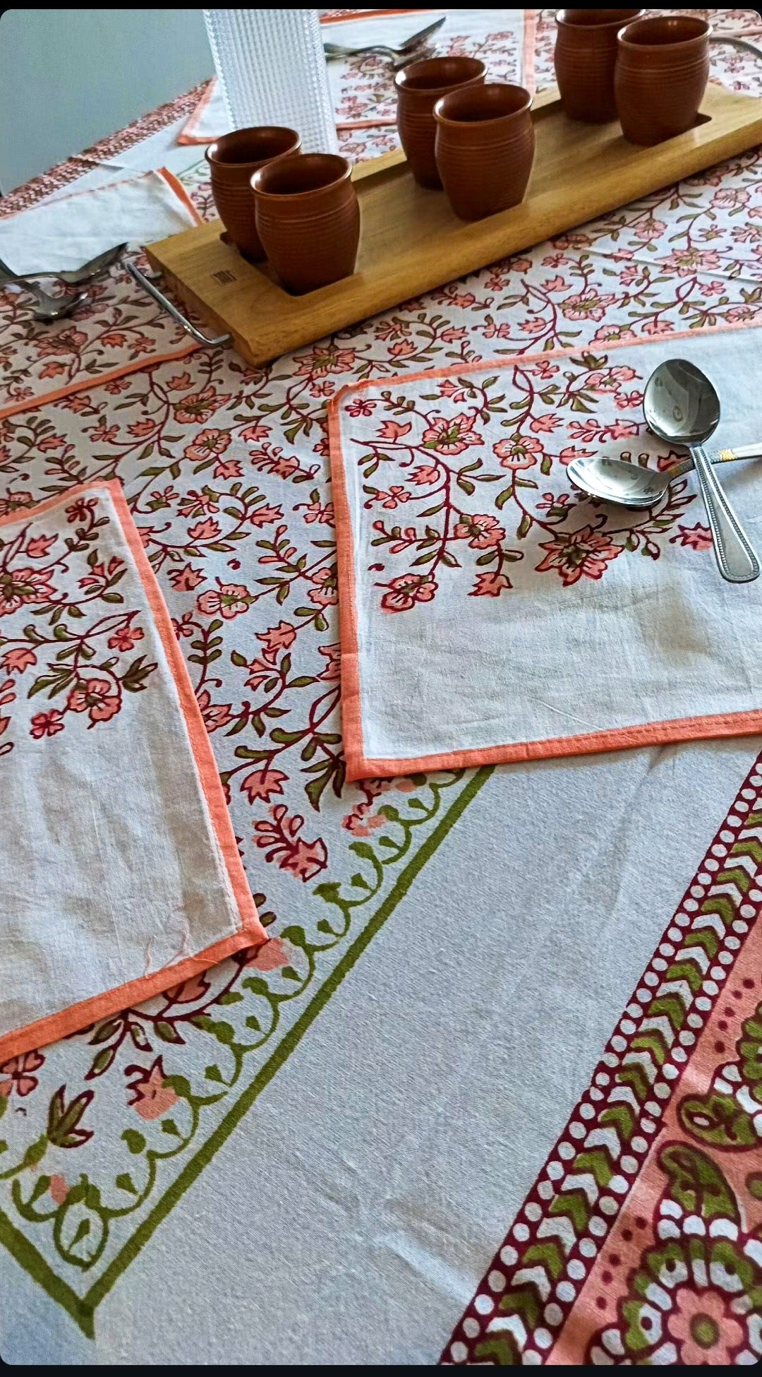 Table cloth