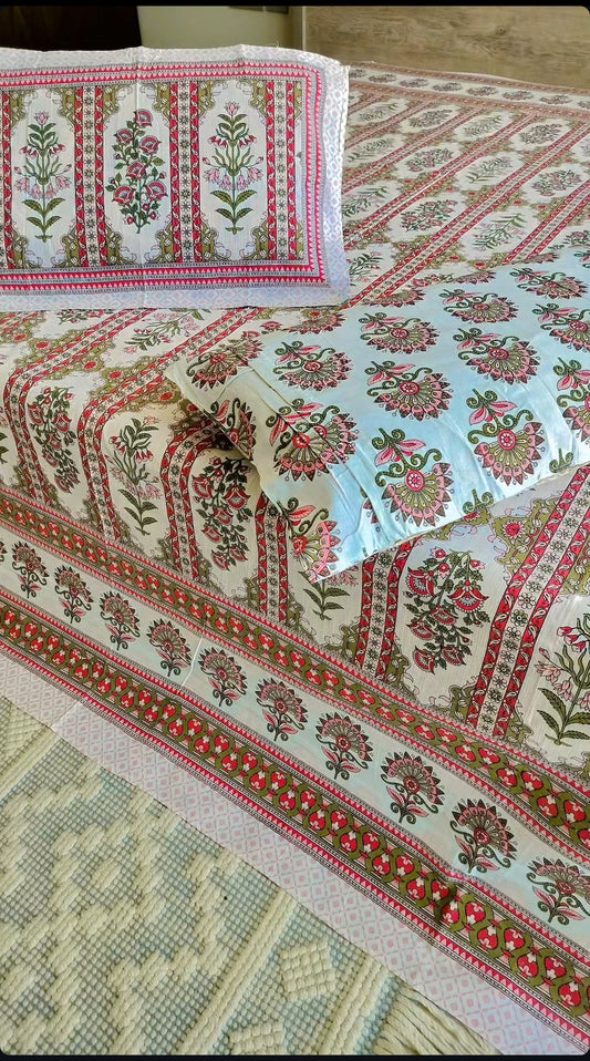 Floral Pink💕 Bedsheet