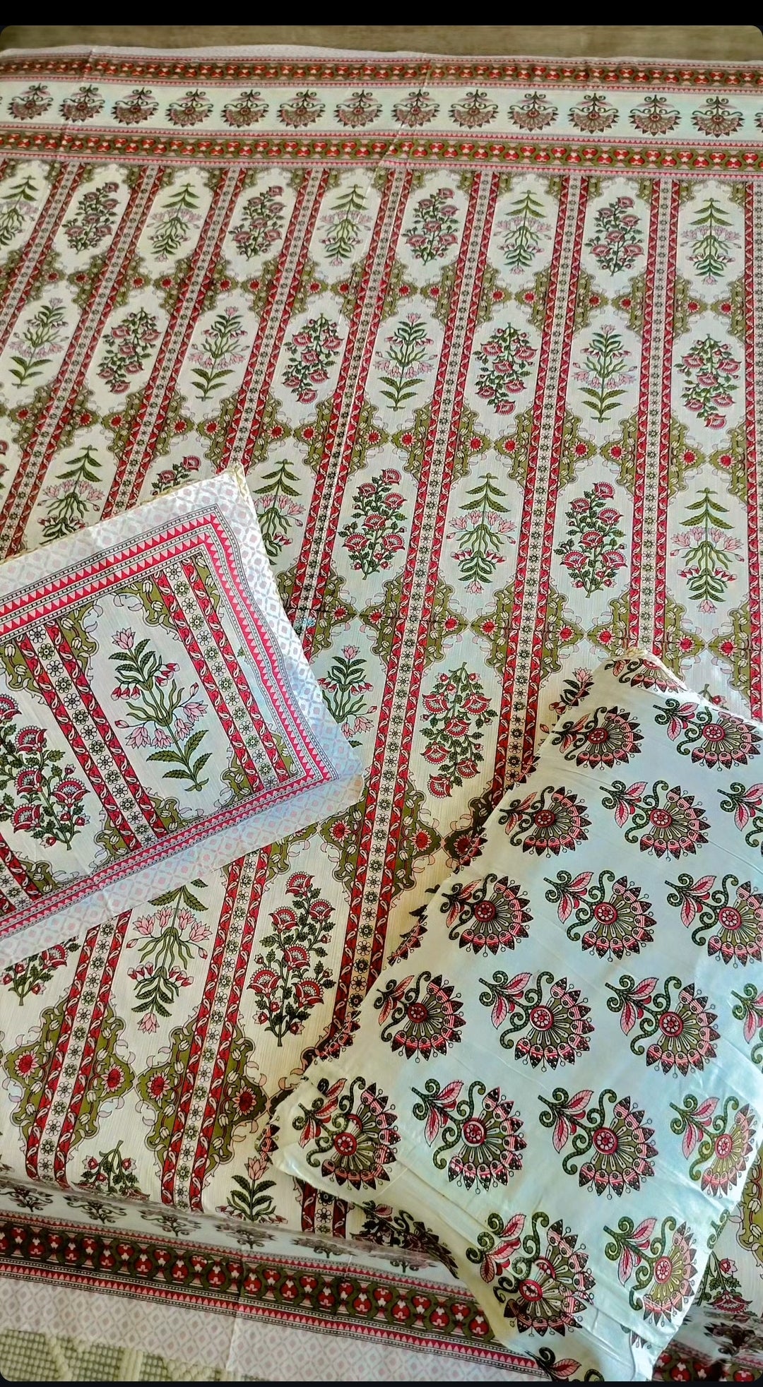 Floral Pink💕 Bedsheet