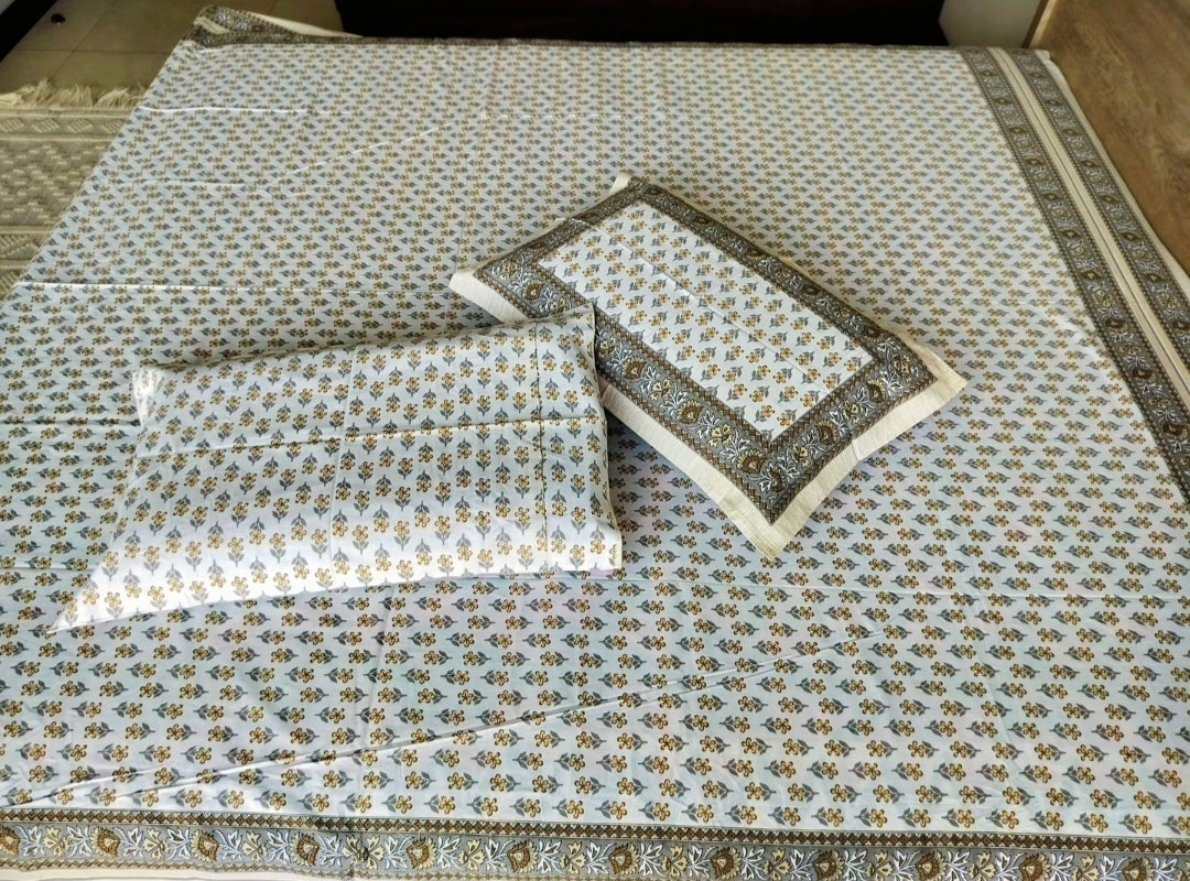 Ivory & Gold Royal Elegance