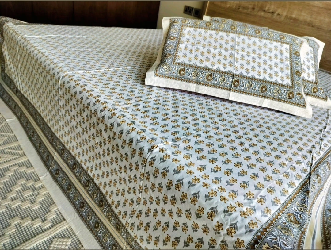 Ivory & Gold Royal Elegance