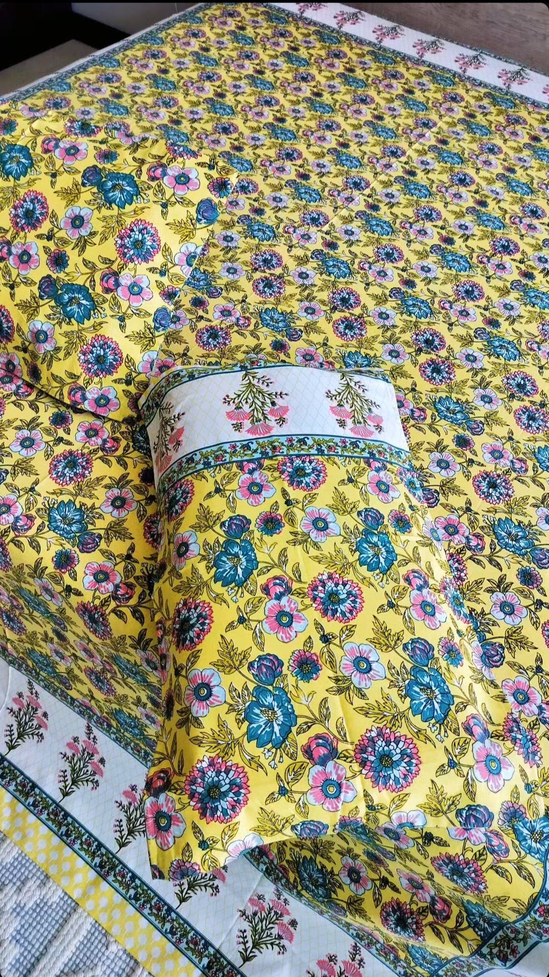 Sunny Charm Handblock Bedsheet in Pure Cotton